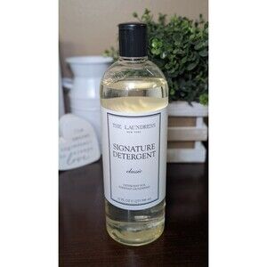The Laundress Signature Detergent Classic 32 Fl Oz Laundry Liquid Soap 31 Lds HE